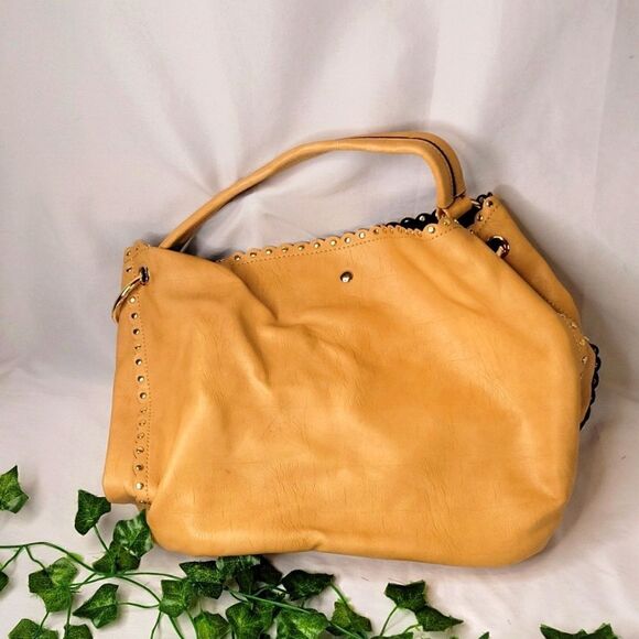 Leather Hand Bag. Unknown Brand. Beautiful Design. - Picture 1 of 10